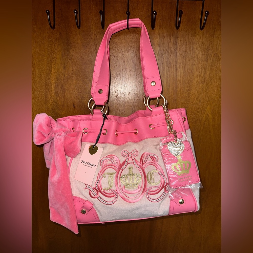 Juicy Couture “Lovers Club” Daydreamer Tote, pink